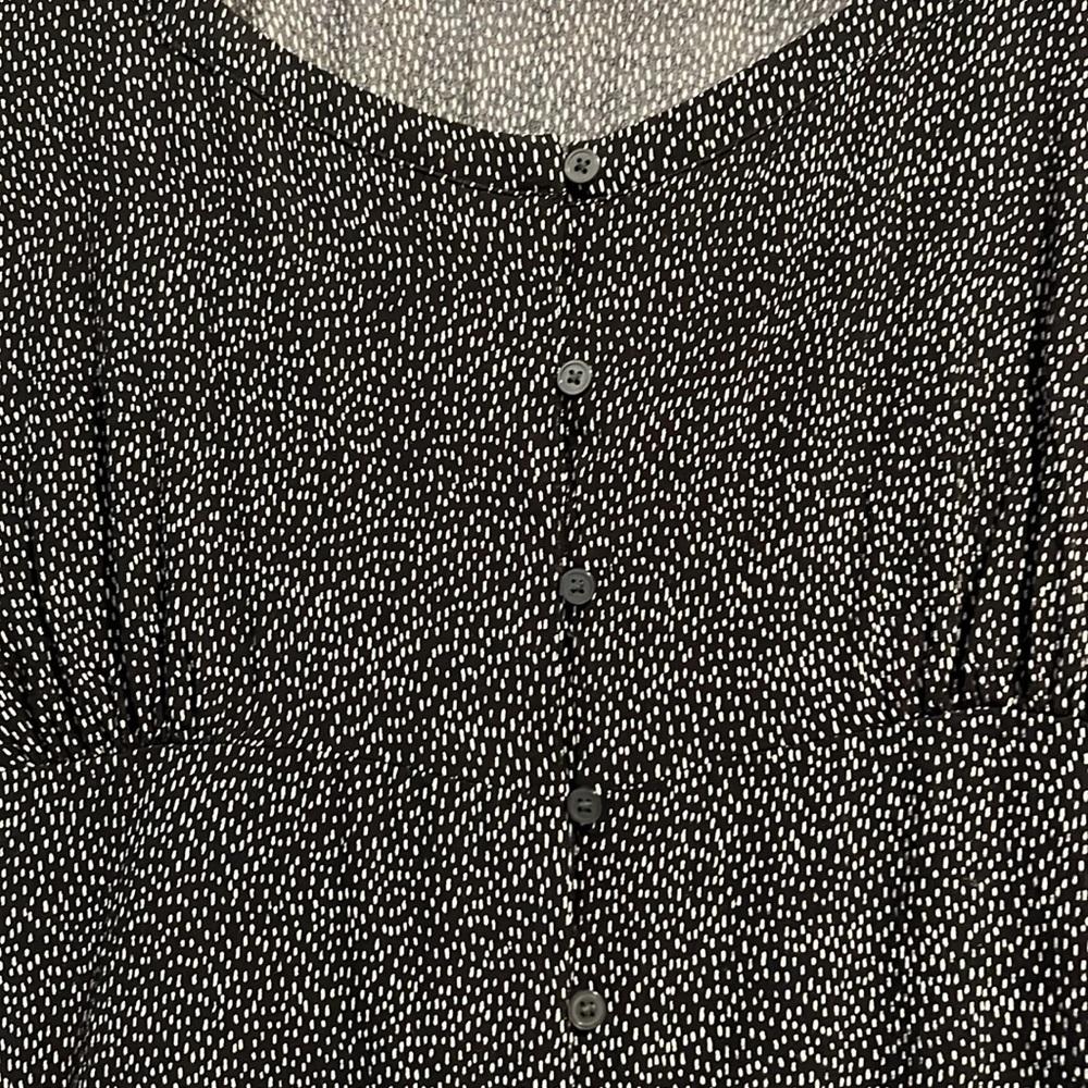 Black Pattern Top - Picture 2 of 3